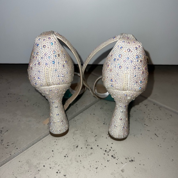 Blue by Betsey Johnson Dani Pearl Heels 6.5 - Picture 4 of 9